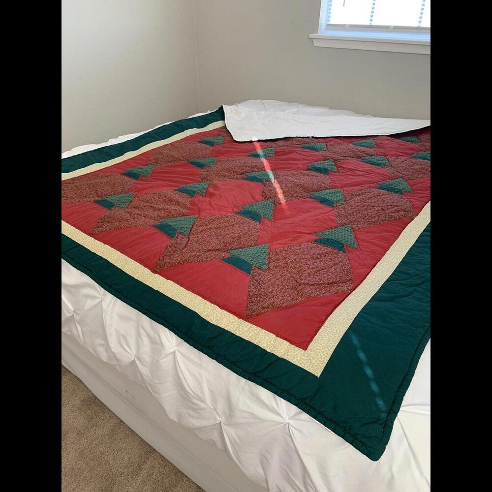 Vtg Patchwork Quilt. 82”x62”. Has Some Tears. Please See Last pics